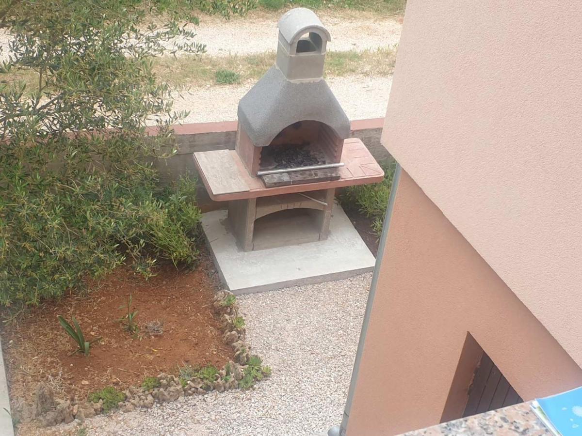 Apartmán Mario Vir Exteriér fotografie