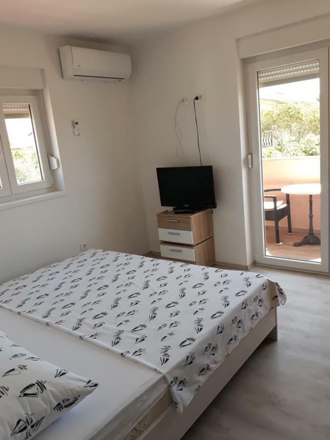 Apartmán Mario Vir Exteriér fotografie